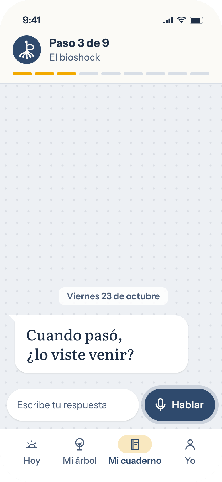 Pantalla Mi cuaderno: paso 3 de 9 como conversación, con el botón Hablar